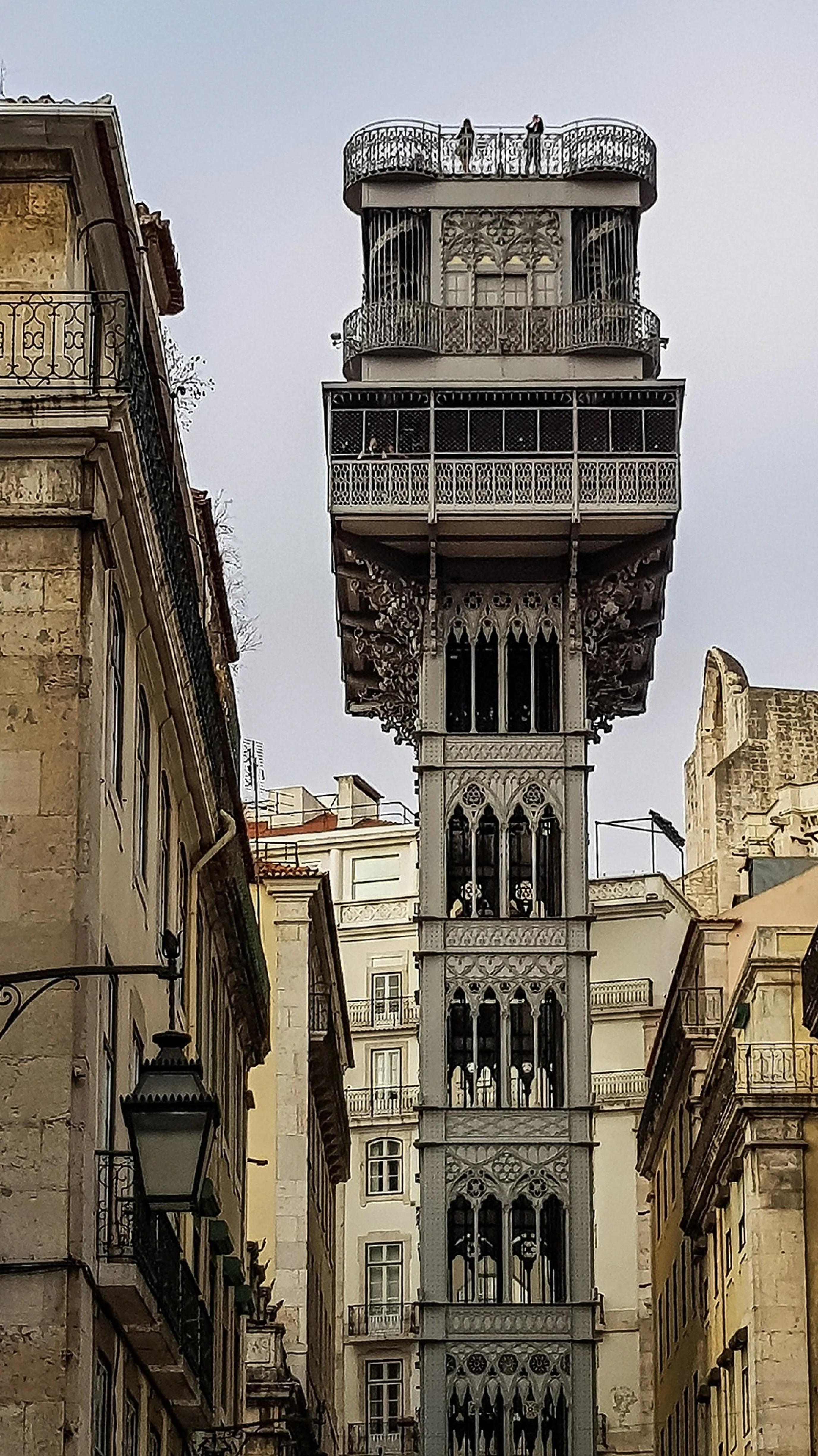 lisbon-3195051_1920